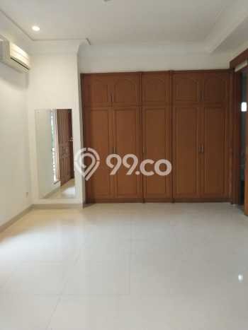 Hunian Ideal dengan LT 550m2 & LB 450m2 Disewakan di Cipete Hunian Ideal dengan LT 550m2 & LB 450m2 Disewakan di Cipete