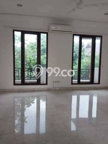 Hunian Ideal dengan LT 550m2 & LB 450m2 Disewakan di Cipete Hunian Ideal dengan LT 550m2 & LB 450m2 Disewakan di Cipete