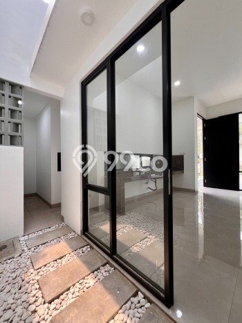 Rumah Luxury Modern Tanpa Renovasi di Bintaro Tangerang Selatan Rumah Luxury Modern Tanpa Renovasi di Bintaro Tangerang Selatan
