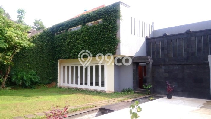 Rumah sewa siap pakai 4 KT di Senayan, Jakarta Selatan Rumah sewa siap pakai 4 KT di Senayan, Jakarta Selatan