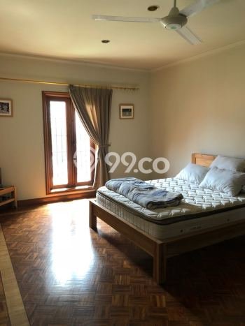 Rumah sewa siap huni 5 Kamar Tidur di Kemang, Jakarta Selatan Rumah sewa siap huni 5 Kamar Tidur di Kemang, Jakarta Selatan