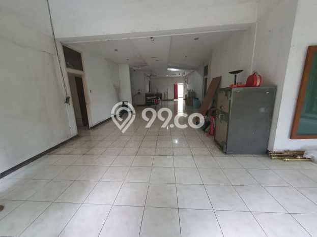 Rumah kawasan , Ready, 3 KM, Dekat Jakarta Selatan, Jakarta Selatan, Luas 1300m2m² Bangunan 700m2m² Rumah kawasan , Ready, 3 KM, Dekat Jakarta Selatan, Jakarta Selatan, Luas 1300m2m² Bangunan 700m2m²