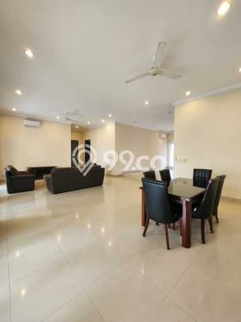 Rumah Bagus Disewakan di Kemang, Jakarta Selatan LT 1m2, LB 0m2 Rumah Bagus Disewakan di Kemang, Jakarta Selatan LT 1m2, LB 0m2