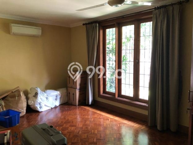 Rumah sewa siap huni 5 Kamar Tidur di Kemang, Jakarta Selatan Rumah sewa siap huni 5 Kamar Tidur di Kemang, Jakarta Selatan