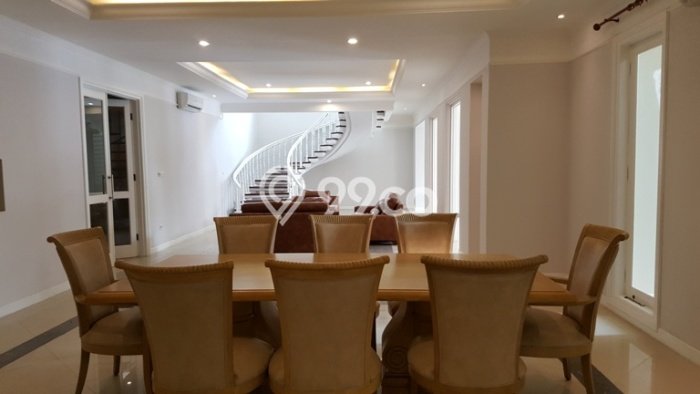 Disewakan Rumah Murah di Kemang Jakarta Selatan Punya 5 Kamar Tidur Disewakan Rumah Murah di Kemang Jakarta Selatan Punya 5 Kamar Tidur