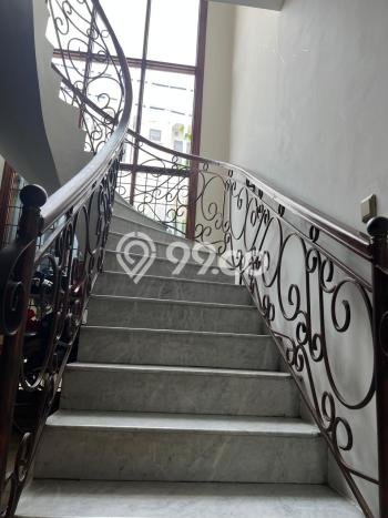 Ready to Use! Premium House LT 278m2 Desain Elegan di Tomang Ready to Use! Premium House LT 278m2 Desain Elegan di Tomang