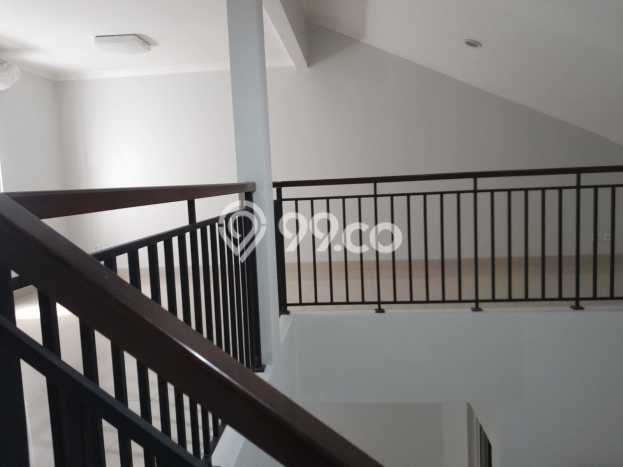 Rumah area BSD, Tangerang, Luas 120m² Bangunan 280m² - INVESTASI TERBAIK! Rumah area BSD, Tangerang, Luas 120m² Bangunan 280m² - INVESTASI TERBAIK!