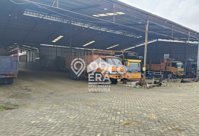 Gudang Komersial Disewakan di Pakis Malang Luas 1500m2 Gudang Komersial Disewakan di Pakis Malang Luas 1500m2