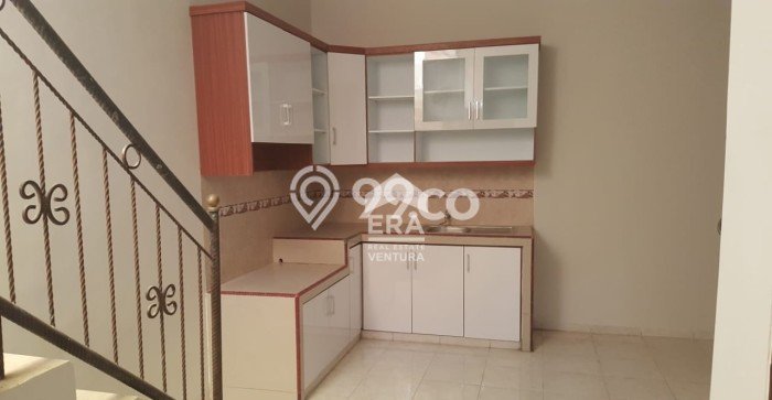 Dijual Hunian Rumah Terawat 4 KT di Dieng, Malang Dijual Hunian Rumah Terawat 4 KT di Dieng, Malang