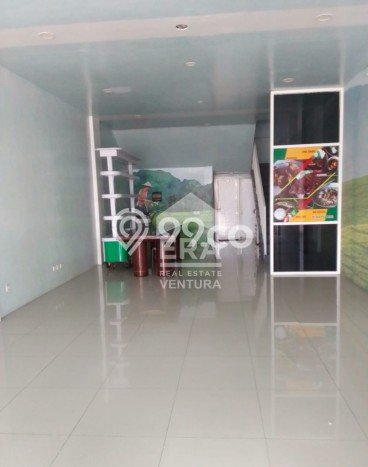 Ruko Area Perdagangan di Singosari, Luas 216m2m², Siap Operasi Ruko Area Perdagangan di Singosari, Luas 216m2m², Siap Operasi