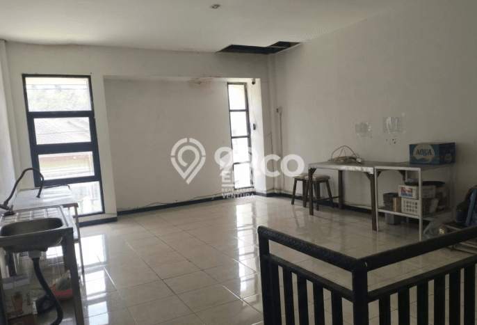 Disewakan Ruko di Pusat Kota Malang Ramai Strategis Disewakan Ruko di Pusat Kota Malang Ramai Strategis