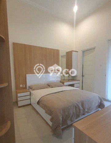 Disewakan! Rumah 4 Kamar Tidur &
3 Kamar Mandi di Malang Kota, Malang Disewakan! Rumah 4 Kamar Tidur &
3 Kamar Mandi di Malang Kota, Malang