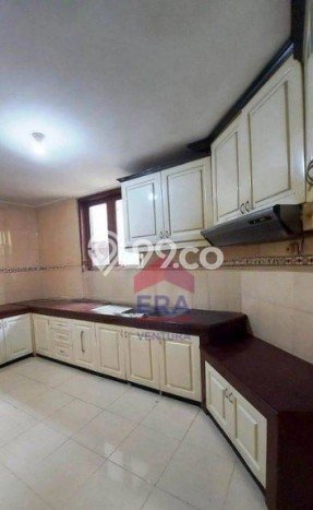 Rumah Sewa Malang LT 564m2 LB 350m2 Area Malang Kota Rumah Sewa Malang LT 564m2 LB 350m2 Area Malang Kota