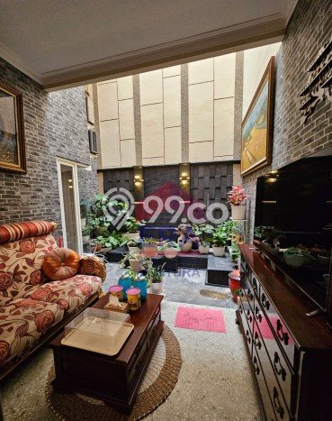 Rumah Mewah LB 300m2 Siap Huni Desain Elegan di Sulfat, Malang Rumah Mewah LB 300m2 Siap Huni Desain Elegan di Sulfat, Malang