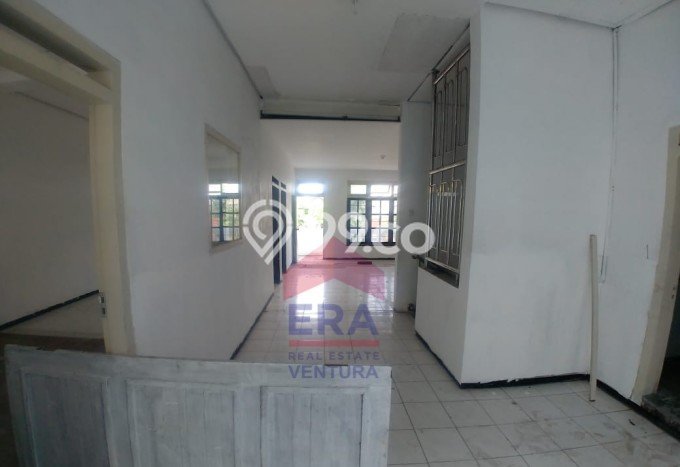 Disewakan! Rumah 5 Kamar Tidur &
3 Kamar Mandi di Malang Kota, Malang Disewakan! Rumah 5 Kamar Tidur &
3 Kamar Mandi di Malang Kota, Malang