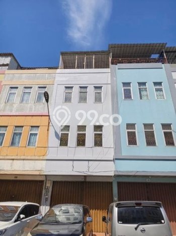 Ruko Dijual di Jakarta Barat LT 67m2 & LB 200m2 Lokasi Terbaik! Ruko Dijual di Jakarta Barat LT 67m2 & LB 200m2 Lokasi Terbaik!