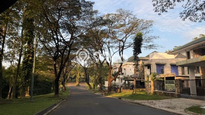 HOT DEAL! Vila Kawasan , Luas 514m2m², Lokasi Strategis HOT DEAL! Vila Kawasan , Luas 514m2m², Lokasi Strategis