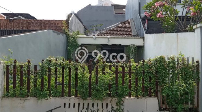 Dijual Hunian Rumah Terawat 2 KT di Utan Kayu, Jakarta Timur Dijual Hunian Rumah Terawat 2 KT di Utan Kayu, Jakarta Timur