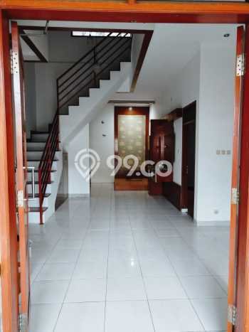 Rumah Modern Cantik 4 KT Bisa Langsung Pindah di Kiaracondong Rumah Modern Cantik 4 KT Bisa Langsung Pindah di Kiaracondong