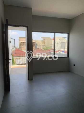 Rumah Strategis 3 Kamar Tidur dan 2 Kamar Mandi di Arcamanik, Dekat Pusat Kota, Bandung Rumah Strategis 3 Kamar Tidur dan 2 Kamar Mandi di Arcamanik, Dekat Pusat Kota, Bandung