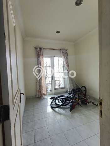 Jual Rumah Eksklusif 5 KT di Kota Wisata, Jakarta Timur Jual Rumah Eksklusif 5 KT di Kota Wisata, Jakarta Timur