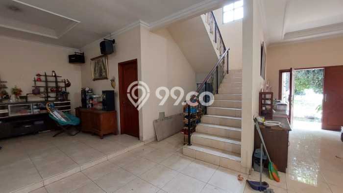 Dijual Rumah Luas Megah Dengan View Eksklusif di Legenda Wisata, Jakarta Timur Dijual Rumah Luas Megah Dengan View Eksklusif di Legenda Wisata, Jakarta Timur