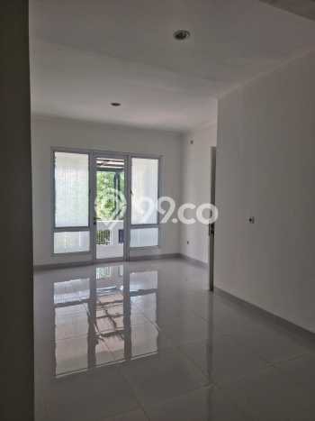 Dijual Rumah Eksklusif 3 KT di Kota Wisata, Jakarta Timur Dijual Rumah Eksklusif 3 KT di Kota Wisata, Jakarta Timur