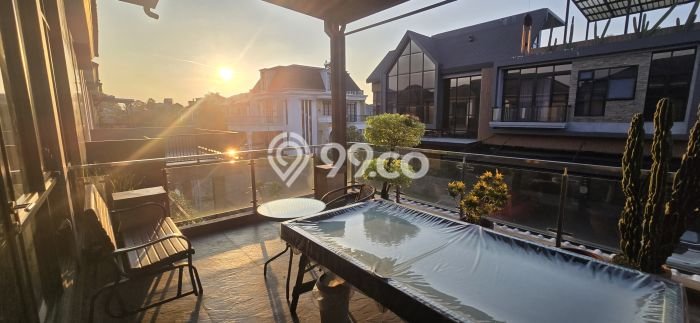 Jual Rumah Mewah Elegan Dengan View Eksklusif di Kota Wisata, Jakarta Timur Jual Rumah Mewah Elegan Dengan View Eksklusif di Kota Wisata, Jakarta Timur