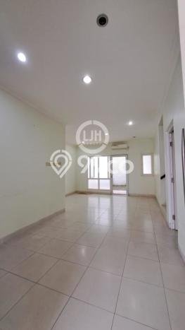 Dijual Hunian Rumah Terawat 4 KT di Kota Wisata, Jakarta Timur Dijual Hunian Rumah Terawat 4 KT di Kota Wisata, Jakarta Timur