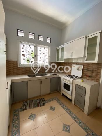Jarang Ada! Rumah Kontrakan 4 Kamar Nyaman Siap Huni BSD Giri Loka Jarang Ada! Rumah Kontrakan 4 Kamar Nyaman Siap Huni BSD Giri Loka