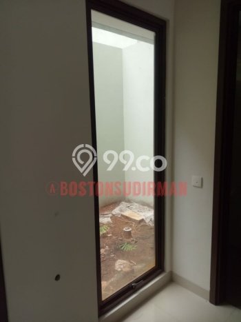 Ruko Kawasan Serpong, Luas 120m², Pusat Bisnis, Lokasi Strategis Ruko Kawasan Serpong, Luas 120m², Pusat Bisnis, Lokasi Strategis