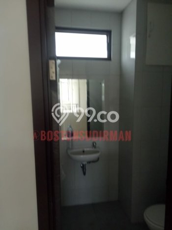 Ruko Kawasan Serpong, Luas 120m², Pusat Bisnis, Lokasi Strategis Ruko Kawasan Serpong, Luas 120m², Pusat Bisnis, Lokasi Strategis