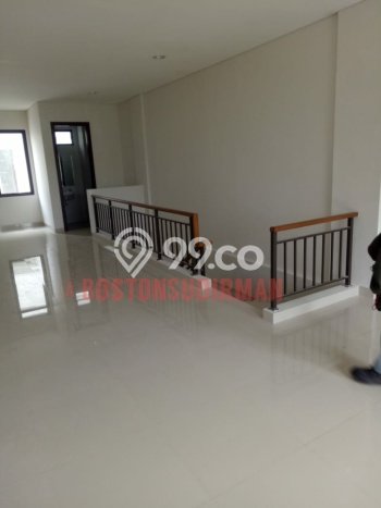 Ruko Kawasan Serpong, Luas 120m², Pusat Bisnis, Lokasi Strategis Ruko Kawasan Serpong, Luas 120m², Pusat Bisnis, Lokasi Strategis