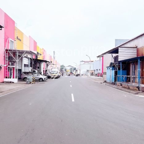 AREA KOMERSIAL! Gudang For Rent di Cakung, Luas 126m², Akses Utama AREA KOMERSIAL! Gudang For Rent di Cakung, Luas 126m², Akses Utama