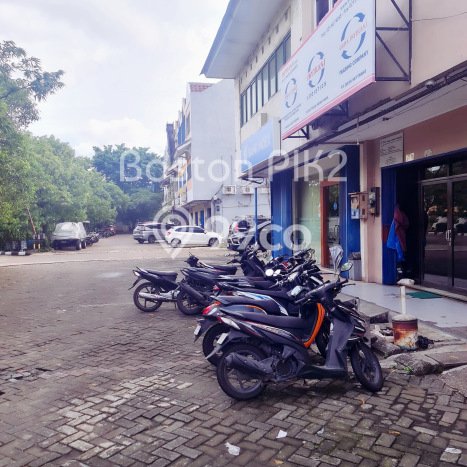 Ruko Dijual di Prime Area Jakarta Barat Luas 222m2 Ruko Dijual di Prime Area Jakarta Barat Luas 222m2