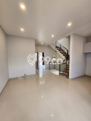 Rumah area Sunter, Jakarta Utara, Luas 90m² LB 210m² Rumah area Sunter, Jakarta Utara, Luas 90m² LB 210m²