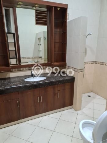 Rumah Minimalis 6 Kamar Terawat di Kompleks Cluster Sunter, Jakarta Utara Rumah Minimalis 6 Kamar Terawat di Kompleks Cluster Sunter, Jakarta Utara