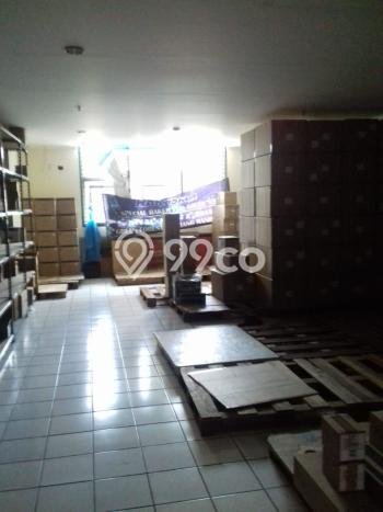 Ruko Dijual di Jakarta Barat LT 128m2 & LB 349m2 Lokasi Terbaik! Ruko Dijual di Jakarta Barat LT 128m2 & LB 349m2 Lokasi Terbaik!
