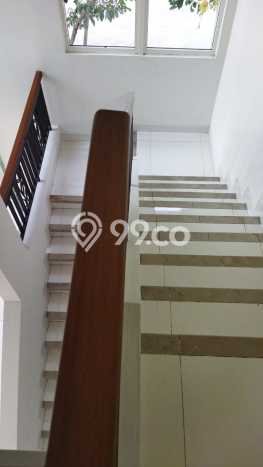 Jarang Ada! Rumah Sewa 4 Kamar Bagus Siap Huni Gading Serpong Jarang Ada! Rumah Sewa 4 Kamar Bagus Siap Huni Gading Serpong