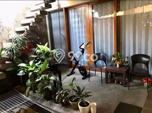 Rumah Elit LB 140m2 Siap Huni Desain Elegan di Bintaro, Tangerang Selatan Rumah Elit LB 140m2 Siap Huni Desain Elegan di Bintaro, Tangerang Selatan