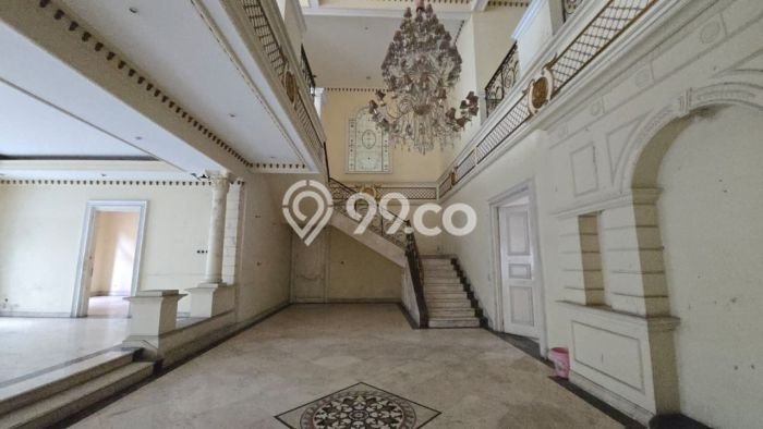 Rumah Elit Modern Tanpa Renovasi di Pondok Indah Jakarta Selatan Rumah Elit Modern Tanpa Renovasi di Pondok Indah Jakarta Selatan