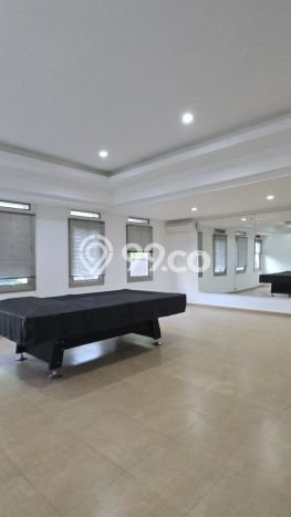 Hunian Eksklusif 4 KT / 3 KM untuk Disewa di Pondok Indah, Jakarta Selatan Hunian Eksklusif 4 KT / 3 KM untuk Disewa di Pondok Indah, Jakarta Selatan