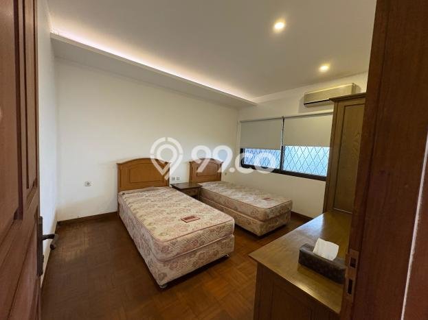 Ready to Use! Luxury House LT 560m2 Desain Modern di Kedoya Baru Ready to Use! Luxury House LT 560m2 Desain Modern di Kedoya Baru