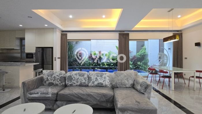 Hunian Eksklusif 4 KT / 3 KM untuk Disewa di Pondok Indah, Jakarta Selatan Hunian Eksklusif 4 KT / 3 KM untuk Disewa di Pondok Indah, Jakarta Selatan