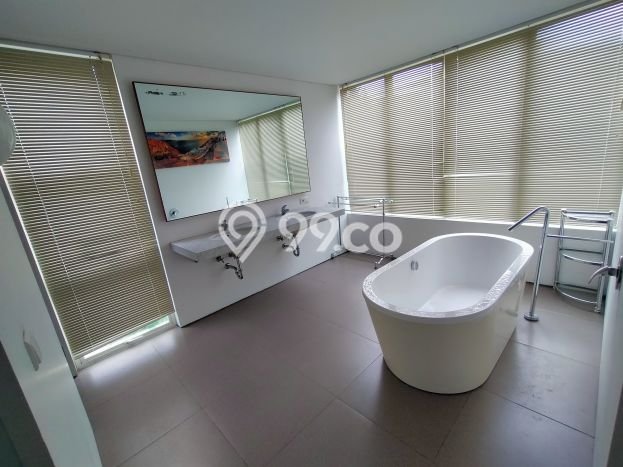 Siap Huni Hunian Elit 5 Kamar di Coblong Dekat ke Mana Saja Siap Huni Hunian Elit 5 Kamar di Coblong Dekat ke Mana Saja