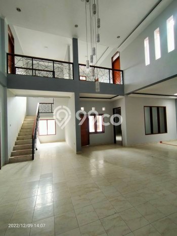 Disewakan! Rumah 5 Kamar Tidur &
3 Kamar Mandi di Pasteur, Bandung Disewakan! Rumah 5 Kamar Tidur &
3 Kamar Mandi di Pasteur, Bandung