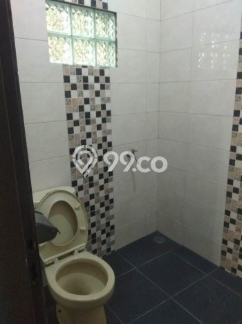 BEST DEAL! Rumah area , 2 KM, Akses Mudah Pusat Kota, Luas 114m2m² Bangunan 200m2m² BEST DEAL! Rumah area , 2 KM, Akses Mudah Pusat Kota, Luas 114m2m² Bangunan 200m2m²