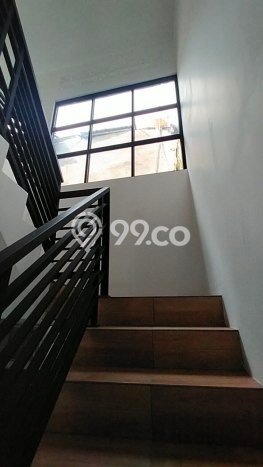 AREA KOMERSIAL! Ruko For Rent di , Luas 110m2m², Akses Strategis AREA KOMERSIAL! Ruko For Rent di , Luas 110m2m², Akses Strategis