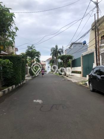 NEW LISTING! Rumah Premium di Kebon Jeruk, LT 254m² Bangunan 300m² NEW LISTING! Rumah Premium di Kebon Jeruk, LT 254m² Bangunan 300m²