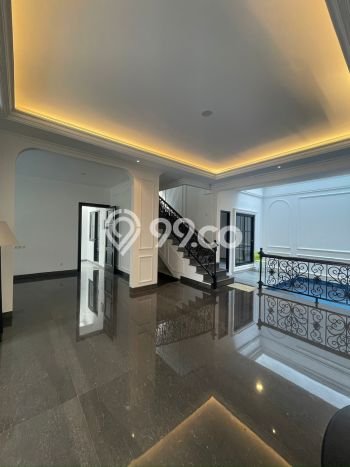 Kesempatan Emas Memiliki Rumah LT 255m2m² / LB 410m2m² di Kawasan Komersial , Tangerang Selatan Kesempatan Emas Memiliki Rumah LT 255m2m² / LB 410m2m² di Kawasan Komersial , Tangerang Selatan